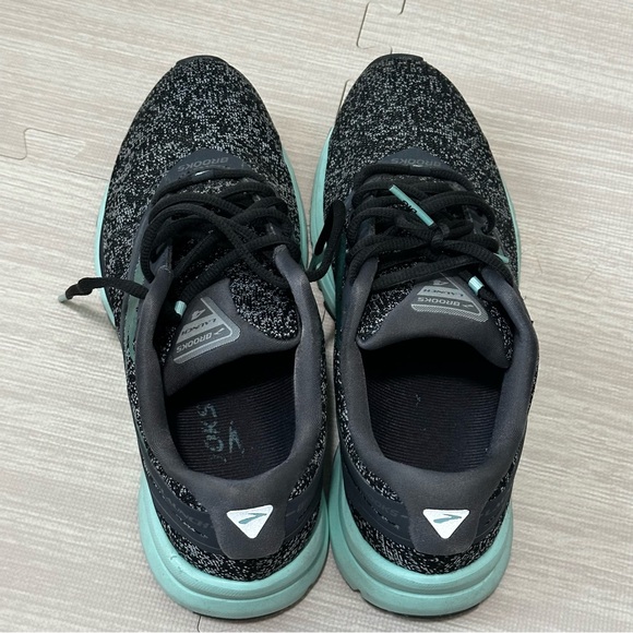 Brooks Launch 4 Women's Black and Teal Running Shoes - Picture 2 of 5